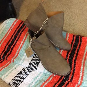 American eagle outfitter boots NWTs Size 7